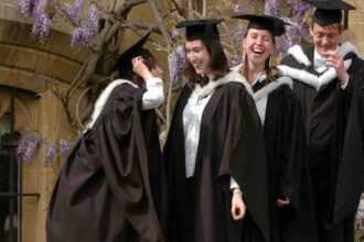 Аренда мантии быстро - как выбрать и сэкономить?